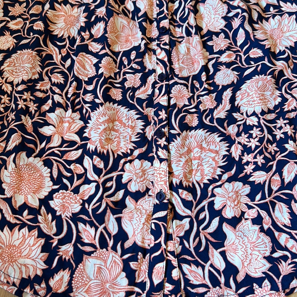 Lucky Brand Pink and Navy Floral Longsleeve Button Down Size Small - Picture 7 of 11